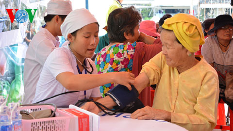 Khám chữa bệnh tại nhà khu vực nội thành Hà Nội