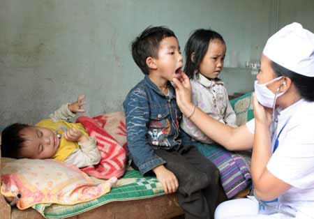 Đông Mai – Xét nghiệm nhiễm độc chì hơn 400 trẻ em