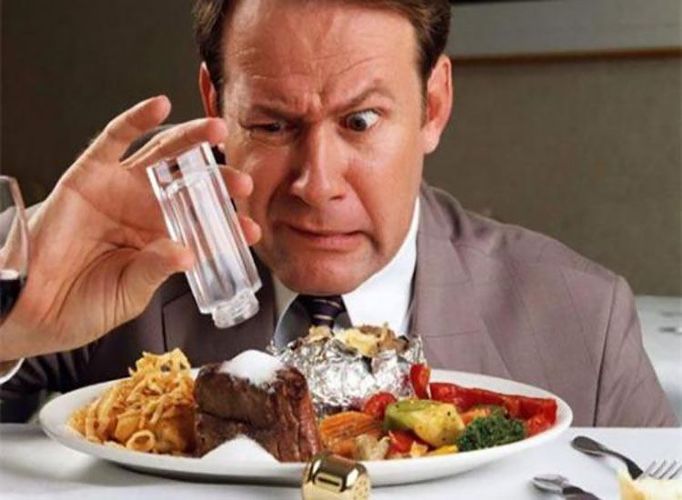 “Ăn mặn” nguyên nhân làm tăng huyết áp