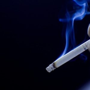 Hút thuốc lá lậu gây yếu sinh lý, thậm chí gây vô sinh ở nam