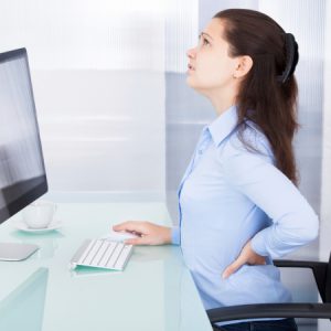 Tại sao ngồi lâu bị đau lưng những biến chứng nên biết