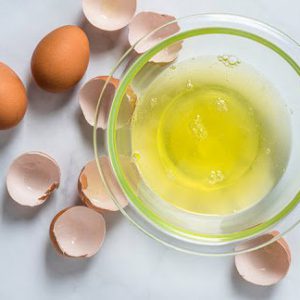 Điểm danh 2 công thức trị rụng tóc từ trứng gà và dầu olive