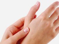 Tê bì chân tay khi ngủ: Nguyên nhân và cách khắc phục
