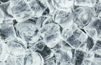 Chườm đá lạnh